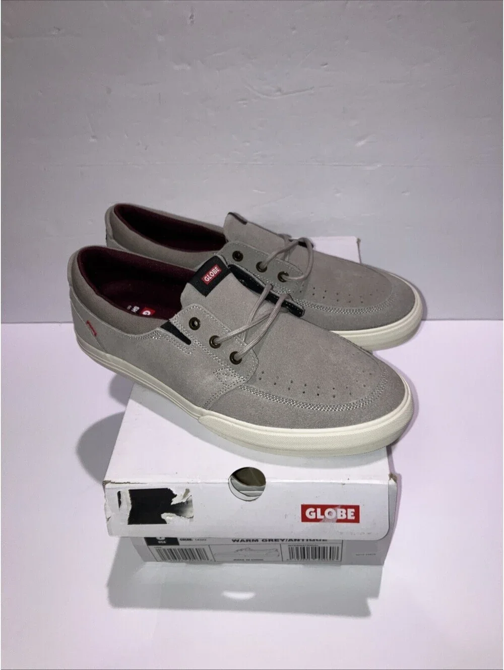 Globe Attic Skateboard Shoes  Warm Grey/ Antique Men’s Size 8 NEW